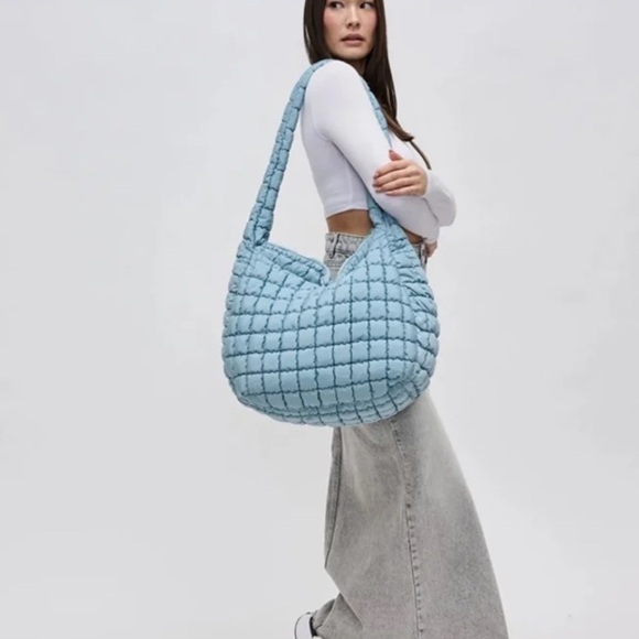 Urban Expressions Puffer Carryall - Picture 2 of 10